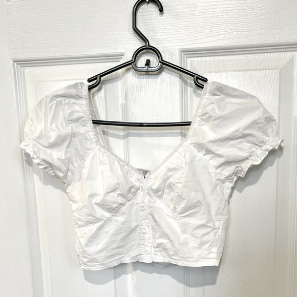 Princess Polly White Crop Top With Puffy Sleeves Size 2 Summer Vacation - Picture 4 of 4